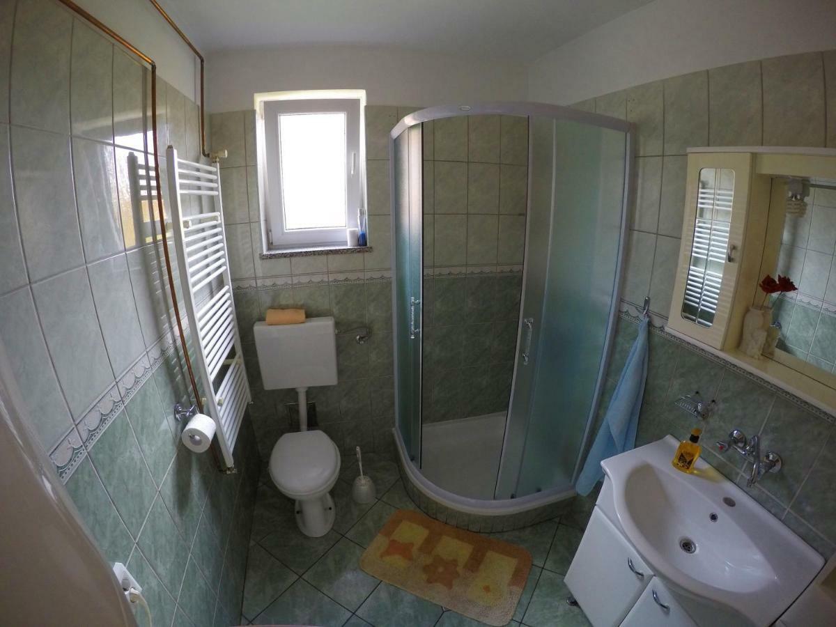 Apartman Matej Apartamento Otočac Exterior foto