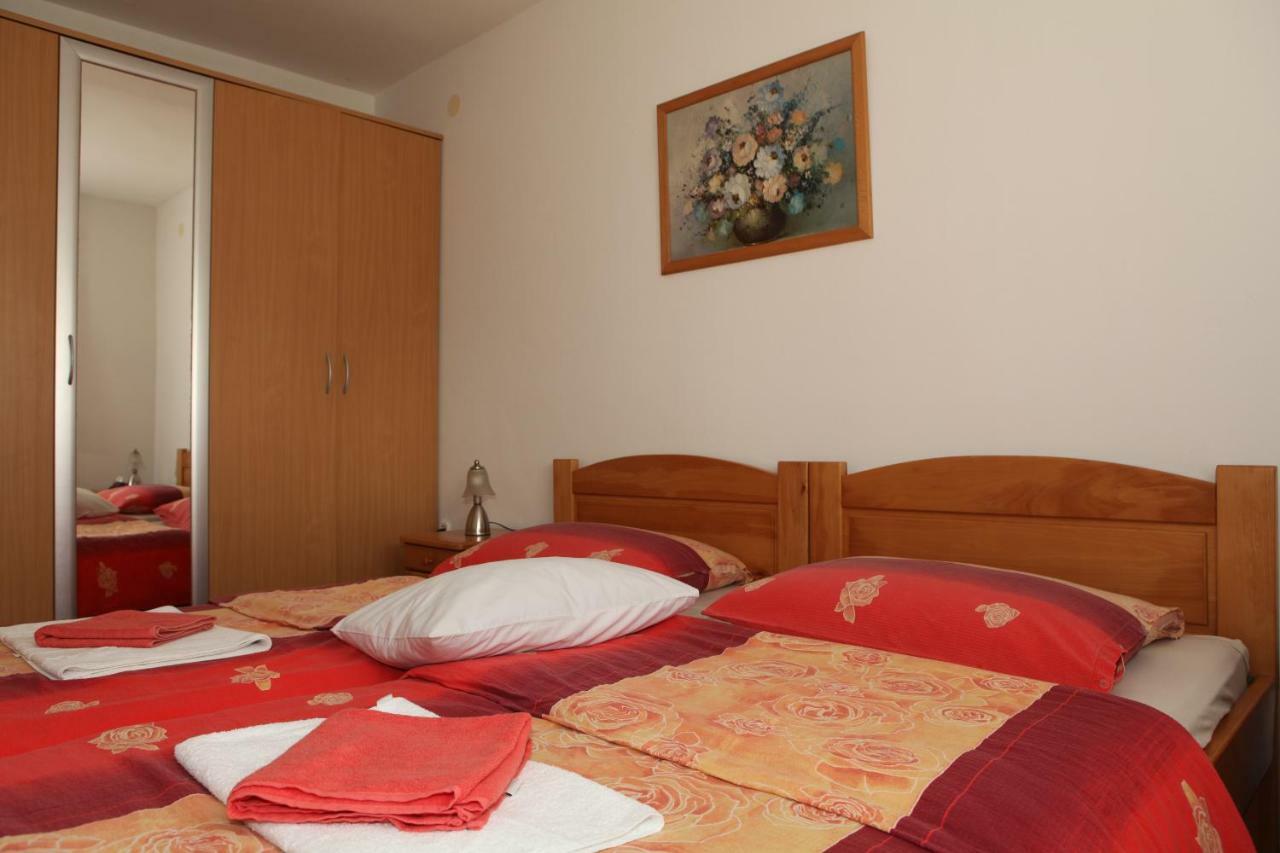 Apartman Matej Apartamento Otočac Exterior foto
