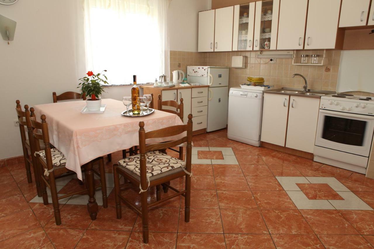 Apartman Matej Apartamento Otočac Exterior foto